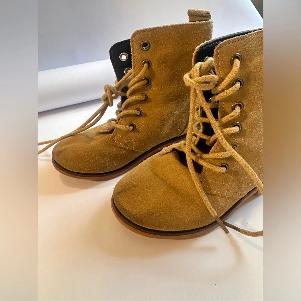 SweetHoney Kids Lace-Up Suede Combat Boots in Tan
